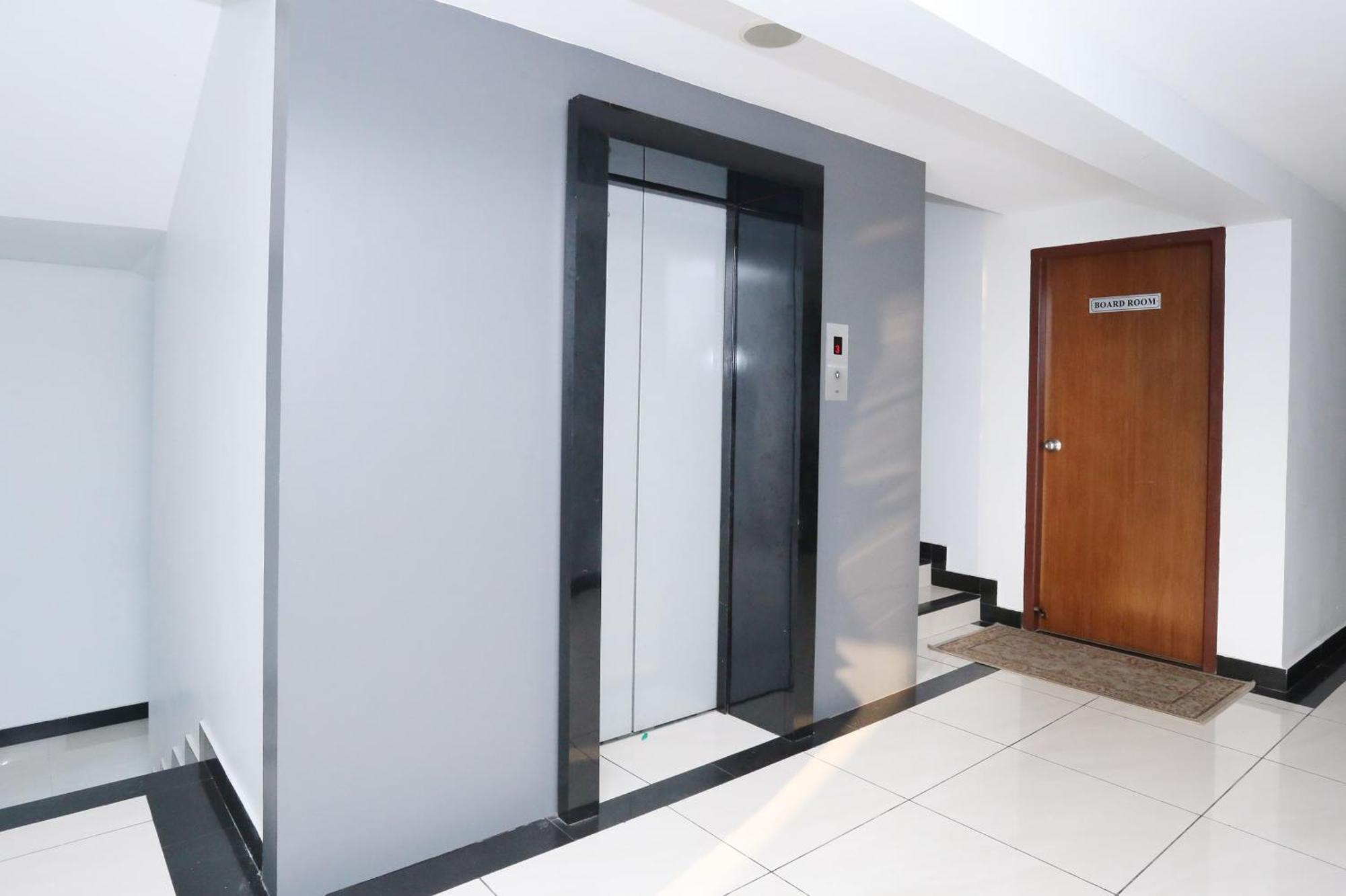 Hotel Super Townhouse Malabar Illam Kochi Exterior foto